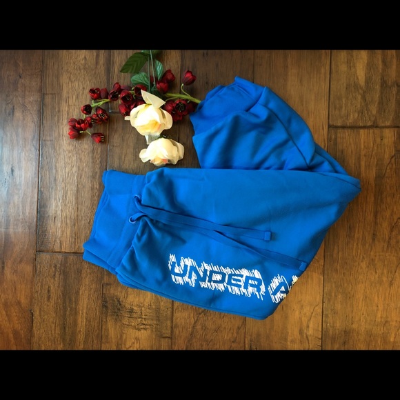 Under Armour Pants - Under Armour Capri Length Joggers. Size SM.